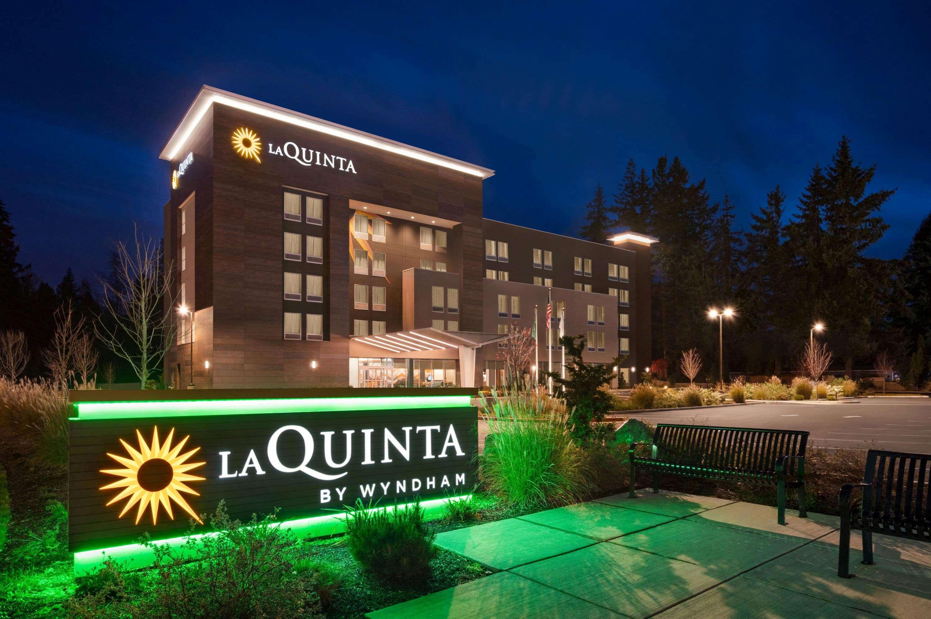 La Quinta Inn & Suites By Wyndham Marysville Exterior photo